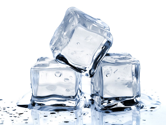 Ice cubes background - سایه ابرو دائمی در آرایشگاه بورگ پردیس تهران