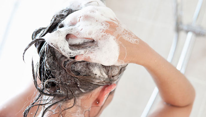شستن مو با صابون بهتر است یا شامپو 