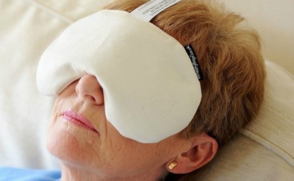 cool or warm compress for pink eye