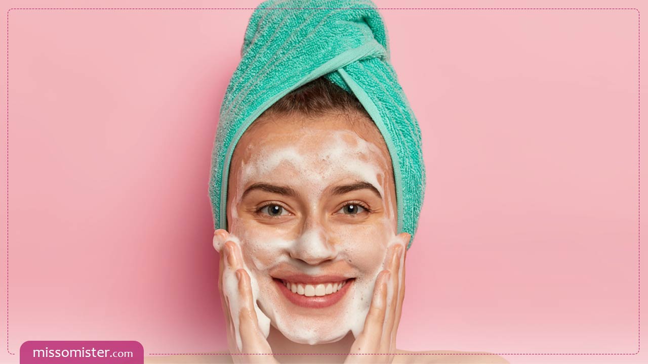 تمیز کردن پوست صورت در خانه به کمک مواد طبیعی