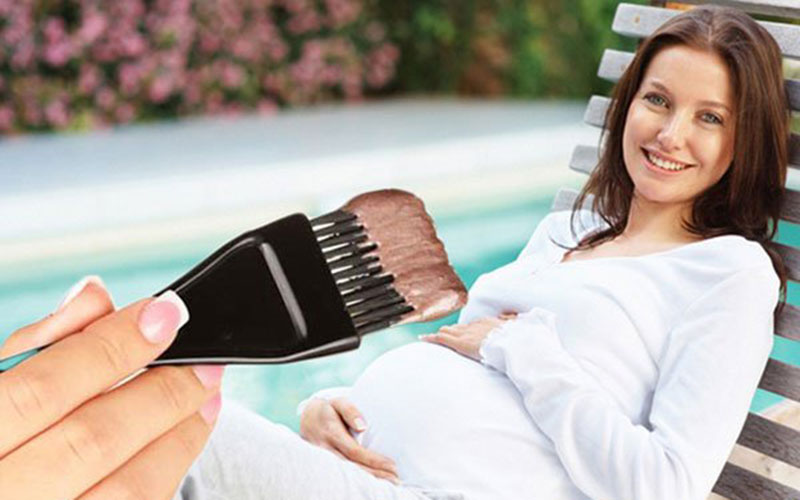 آیا گذاشتن رنگ مو در بارداری ضرر دارد