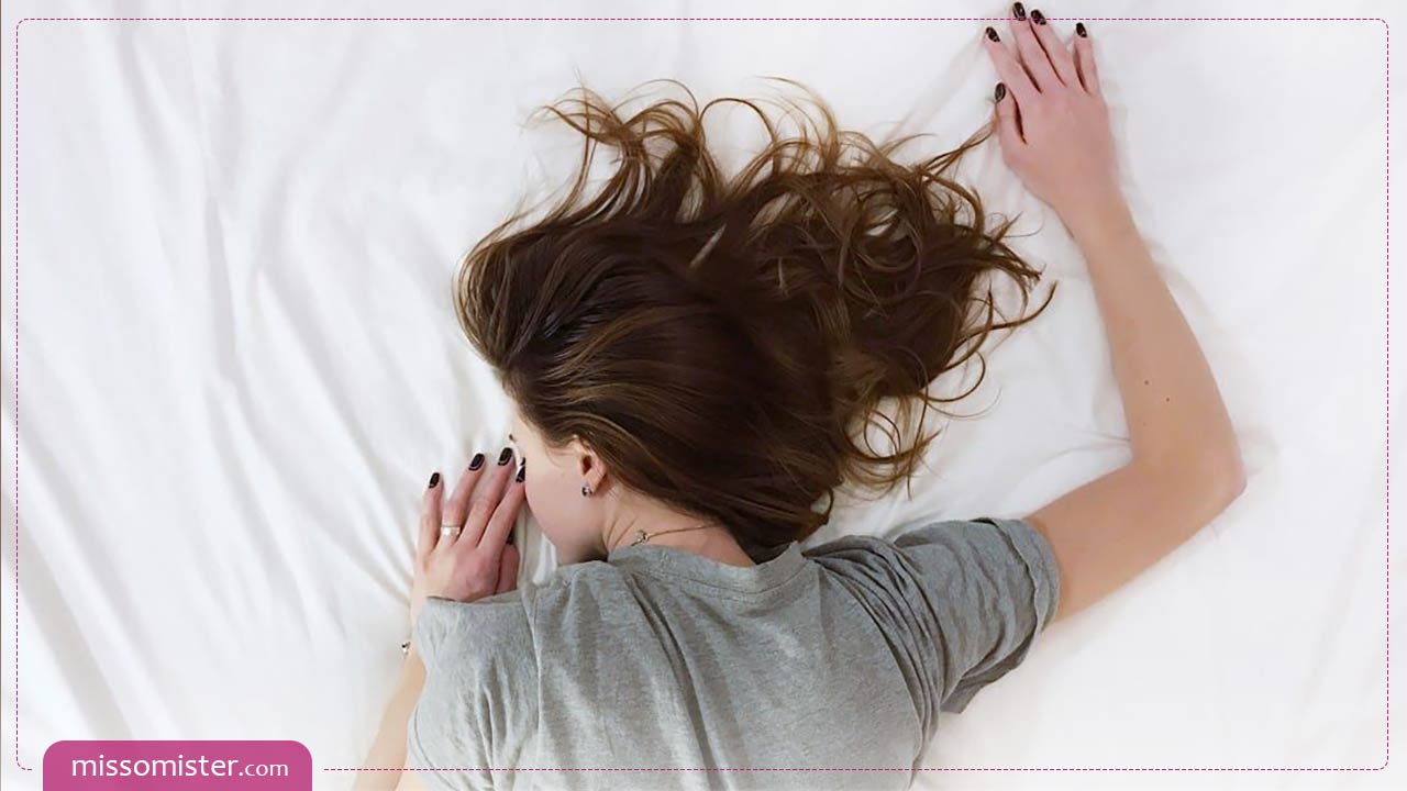 ۱۳ راهکار برای مراقبت از مو هنگام خواب